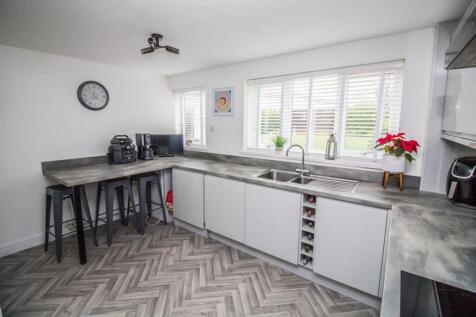 Kitchen Pic 2.