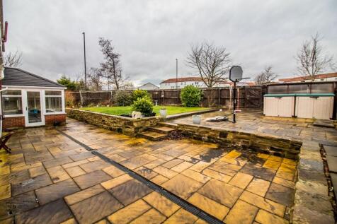 Rear Garden Pic 2. 