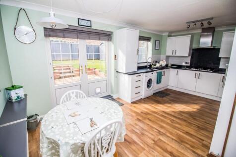 Kitchen/Diner Pic 2. 