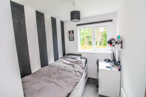 Bedroom Pic 3