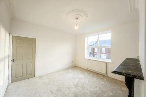 Bedroom One Pic 3.