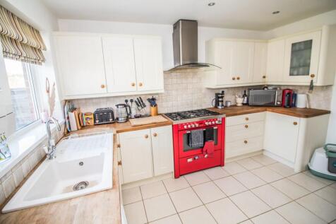Kitchen Pic 2. 