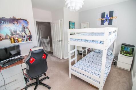 Bedroom 2 pic 3
