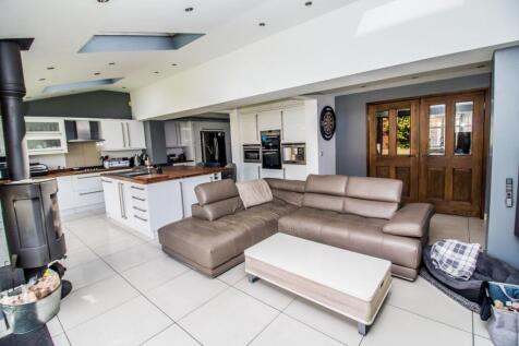 Family Room p2