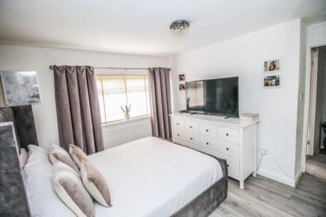 Bedroom One Pic 2.