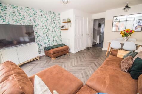 Lounge Pic 3.