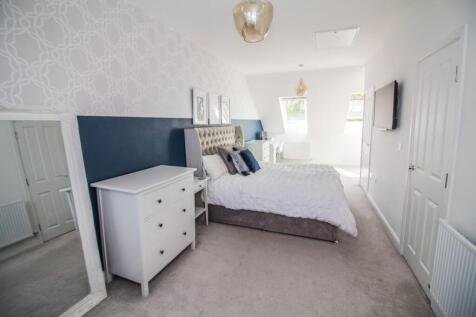 Master Bedroom Pic 2.