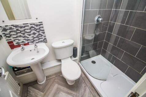 En-suite Bathroom. 