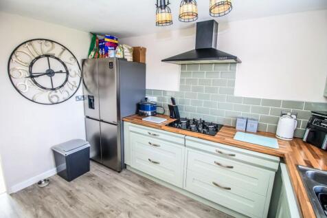 Kitchen Pic 2. 