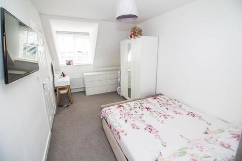 Bedroom One Pic 2.