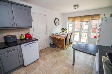 Kitchen Pic 2.
