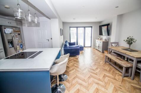 Kitchen Pic 6.