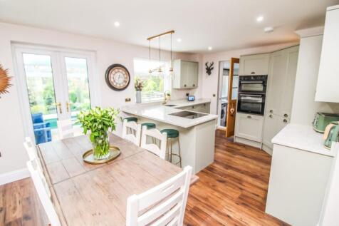 Kitchen Pic 2.