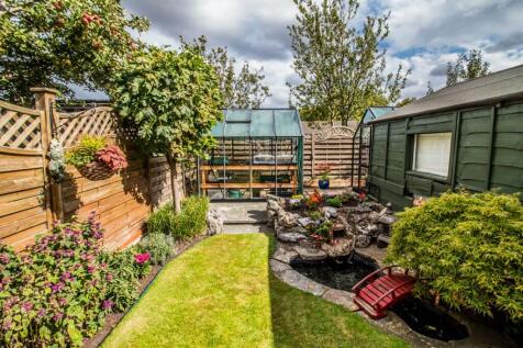 Rear Garden Pic 3.