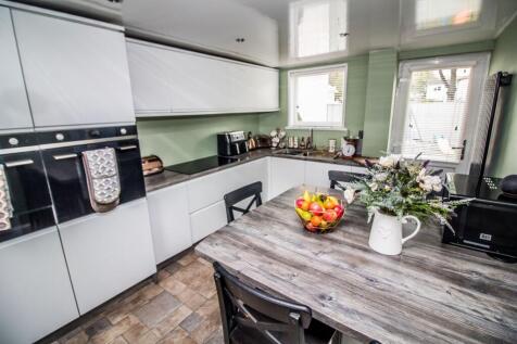 Kitchen Pic 2.