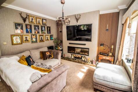 Family Room Pic 2. 