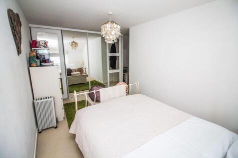 Bedroom One Pic 2.