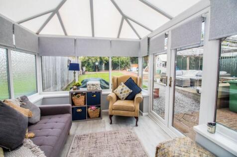 Sun Room Pic 3.
