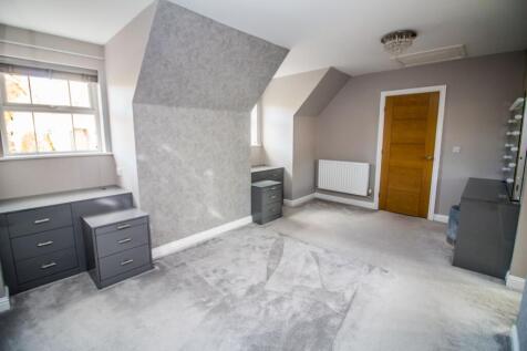 Master Bedroom Pic 3.