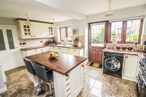 Kitchen Pic 3.