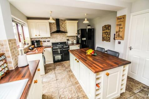Kitchen Pic 2.