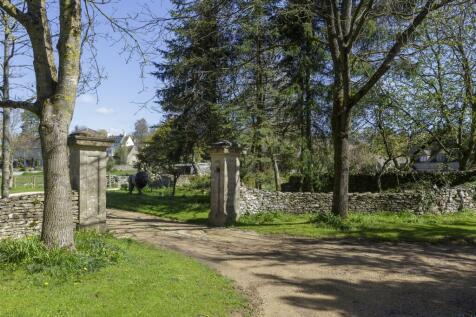 The_Old_Manor_House_GL7_039.jpg