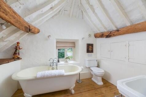 Bathroom.jpg