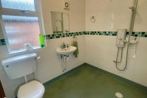Upstairs Wet Room
