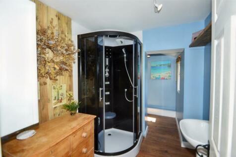 Bulls Cottage Shower Room