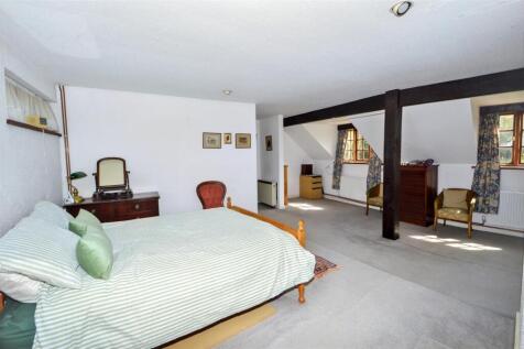 21 Bedroom 1.jpeg