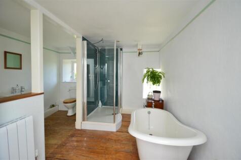 Bedroom 1 Bathroom