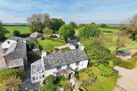 Lower Tregunnon Farm