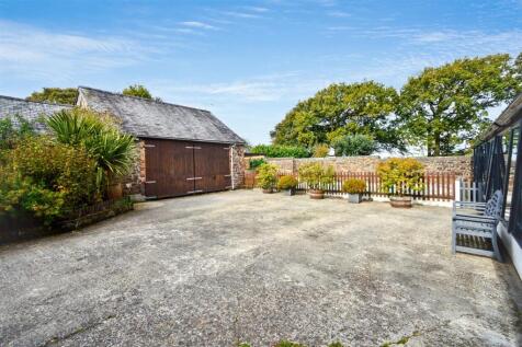 Rear Courtyard Garage