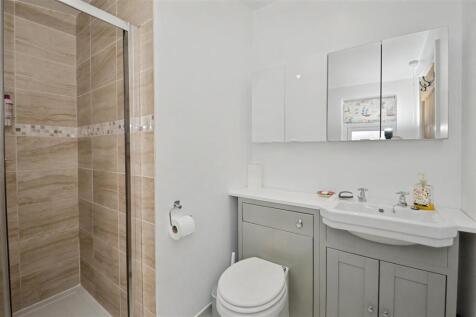 Bedroom 1 Ensuite
