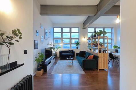 apartment entryway.jpeg