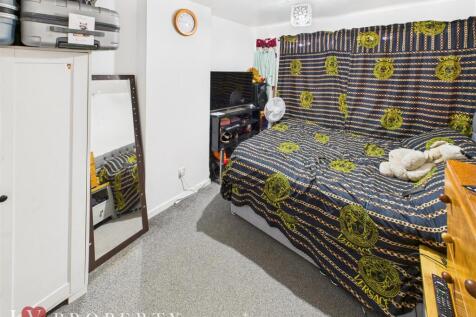 CAM05016G0-PR0104-STILL014.jpg