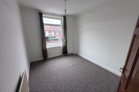 Bedroom 2 right
