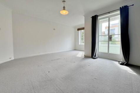 Living/Dining Area