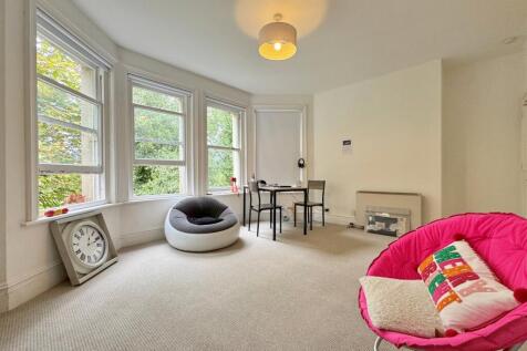 Living/Dining Area
