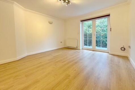 Living/Dining Area