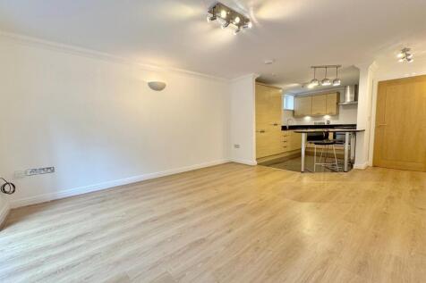 Living/Dining Area
