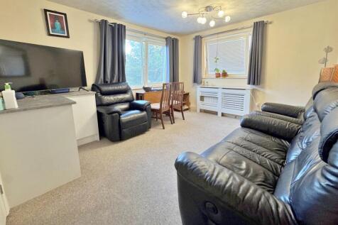 Living/Dining Area