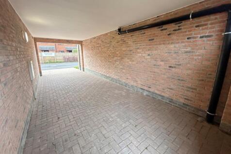 Carport/Driveway