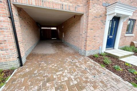 Carport/Driveway