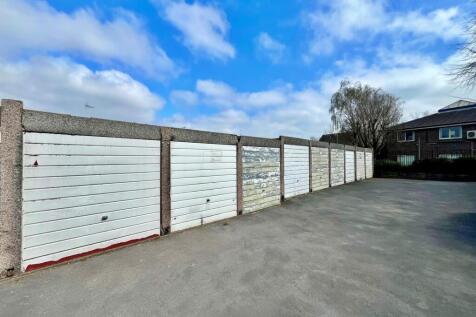 Garage in Block