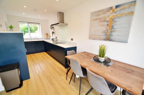 Kitchen/Dining Area