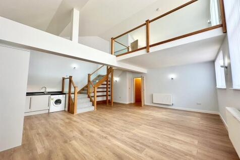 Living Area (Main)