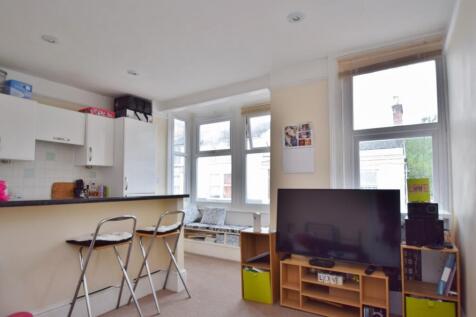 Living Room (Main)
