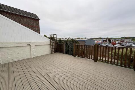 Outside Space / Deck