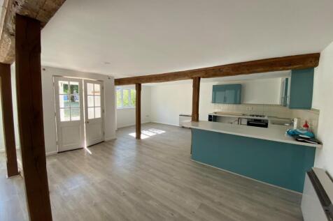 Lounge / Kitchen are